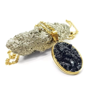 Naszyjnik czarny turmalin w żywicy złoty owal stal chirurgiczna Sparkles black