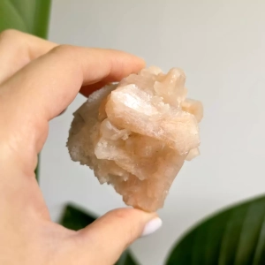 Stilbit na chalcedonie - szczotka - 131 g