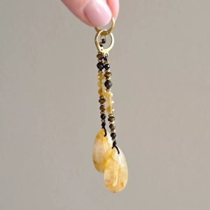Kolczyki wiszące unikaty golden healer, czarny turmalin, tygrysie oko, apatyt żółty, oolit żelazisty, hematyt i złota stal chirurgiczna