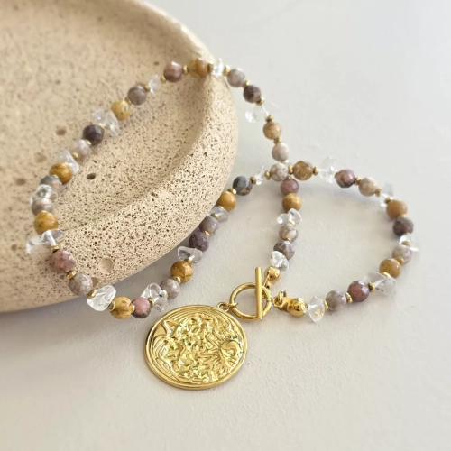 Naszyjnik choker z agatem oceanicznym, kryształem górskim, rodochrozytem, jaspisem pejzażowym i hematytem oraz zawieszką medalion księżyc i słońce, ręcznie tworzona biżuteria magneska.mom