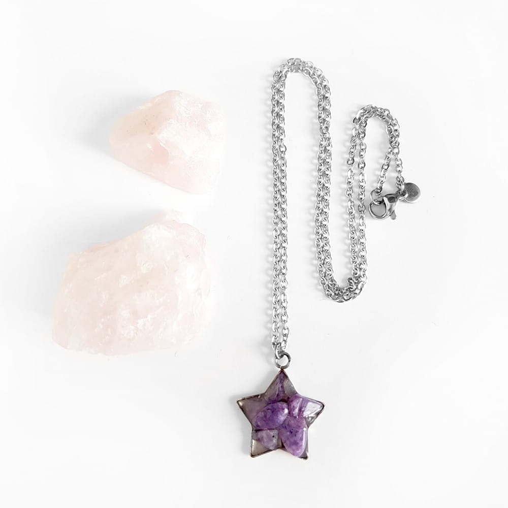 Naszyjnik czaroit gwiazdka na srebrnym łańcuszku stal chirurgiczna Sparkles purple